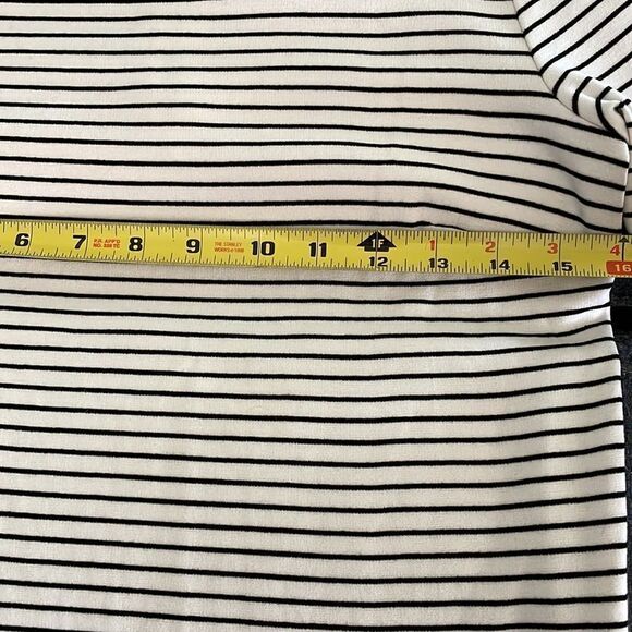 Ann Taylor petites Super sharp Black &  white long sleeve top size XXSP. - Picture 5 of 5